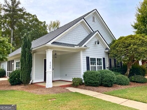 Building Photo - 2196 Eisenhower Ave