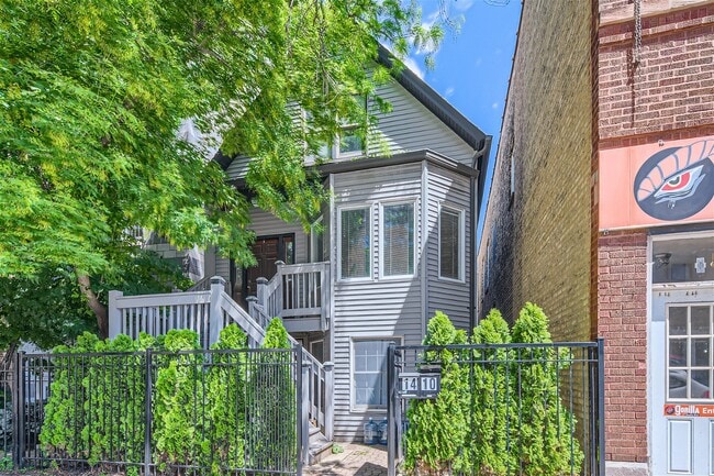 Building Photo - 1410 W Diversey Pky
