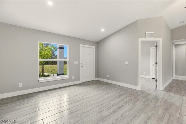 Foto del edificio - 2502 64th St W