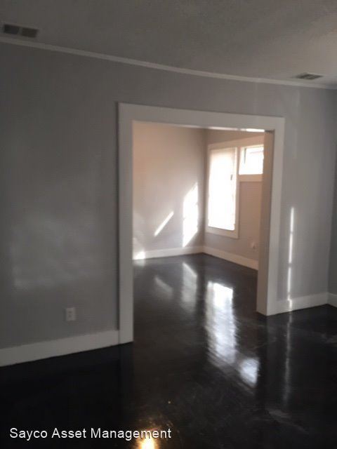 Building Photo - 3 br, 1 bath House - 533 16th PL SW