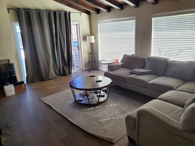 Foto del edificio - 4126 Hilaria Way