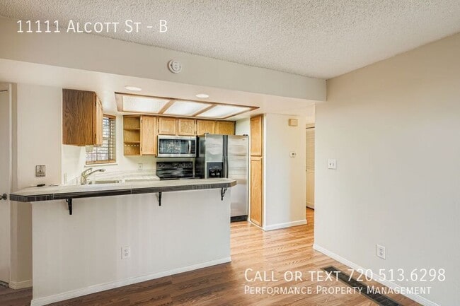 Foto del edificio - 11111 Alcott St