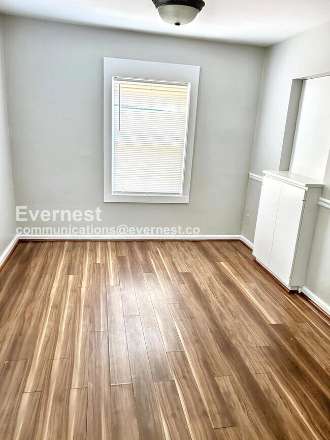 Foto del edificio - 1761 Valley Ave