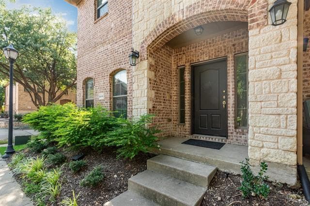 Building Photo - 6895 Pistoia Dr