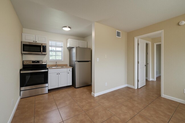 Foto del edificio - 3350 NE 16th St