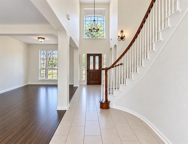 Building Photo - 17002 Brewer Blackbird Dr