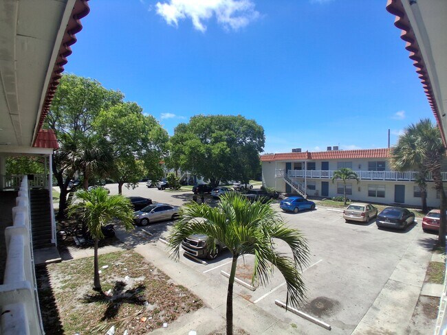 Foto del edificio - 401 SW 13th Pl