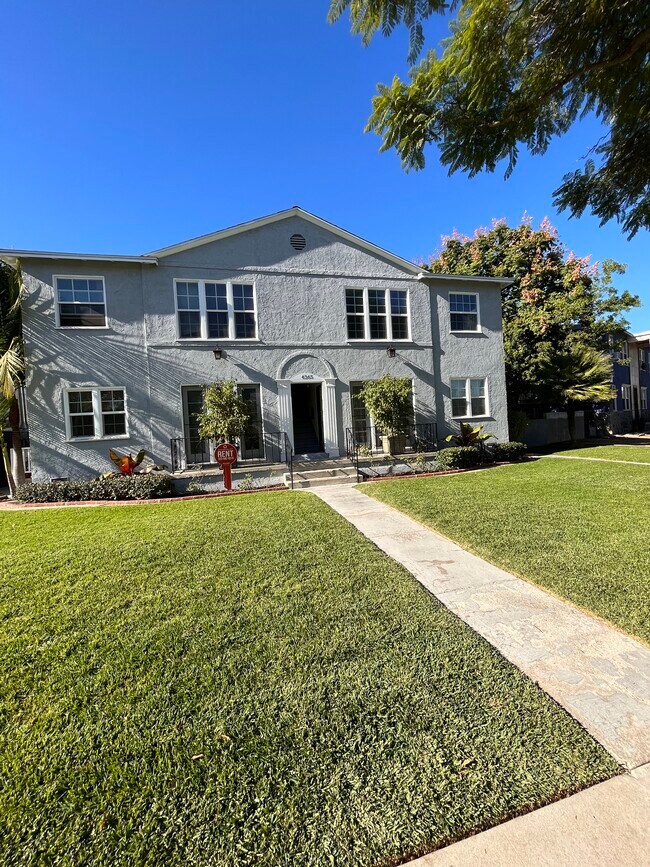 Front - 4365 Elm Ave