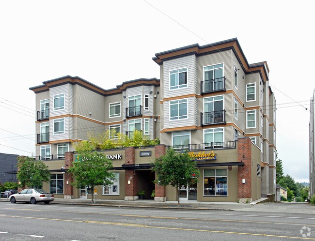 Foto principal - 7114-7116 Greenwood Ave N