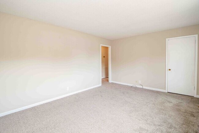 Building Photo - 808 Helton Dr