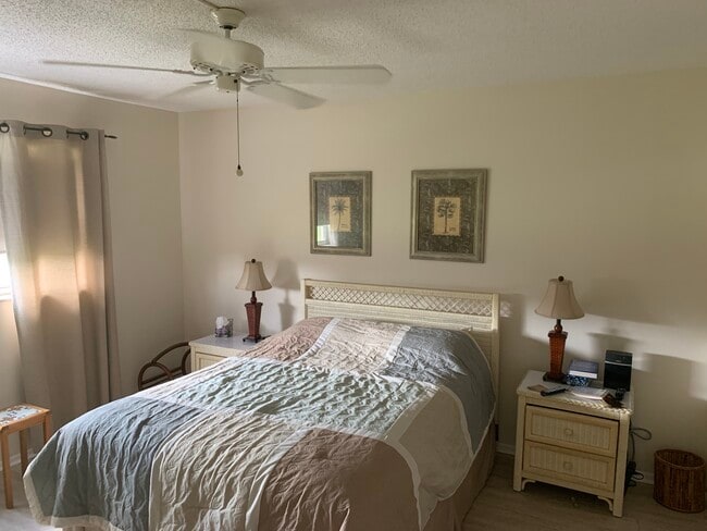 Main Bedroom - 190 Turtle Lake Ct