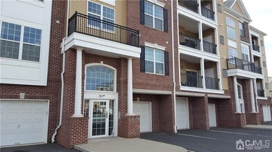 Building Photo - 514 Doral Ct