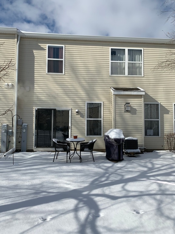 Primary Photo - 716 Meadowridge Dr