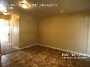 Building Photo - 1517 John Adams Pky