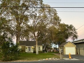 Building Photo - 2165 Westshore Dr NE