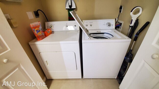 Foto del edificio - 2 br, 2.5 bath House - 3920 SW 20th Avenue...