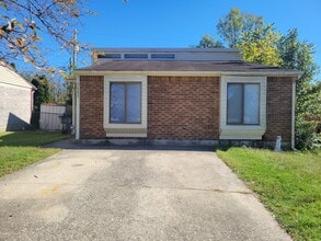 Building Photo - 3441 Royal Wood Rd