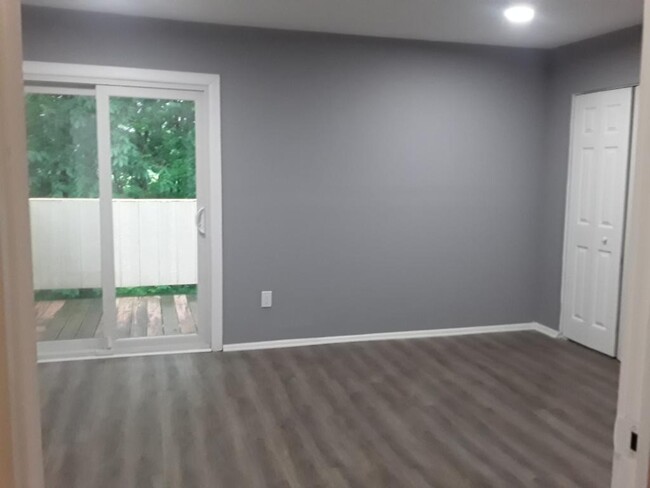 Foto del edificio - 1703 Bromley Est