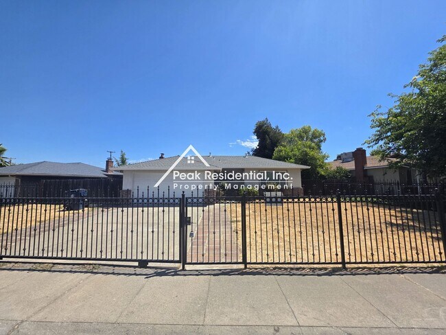 Foto del edificio - Charming Sacramento 3bd/2ba Home!