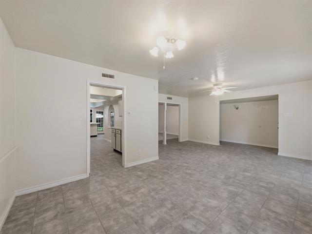 Foto del edificio - 1000 Windy Meadow Dr