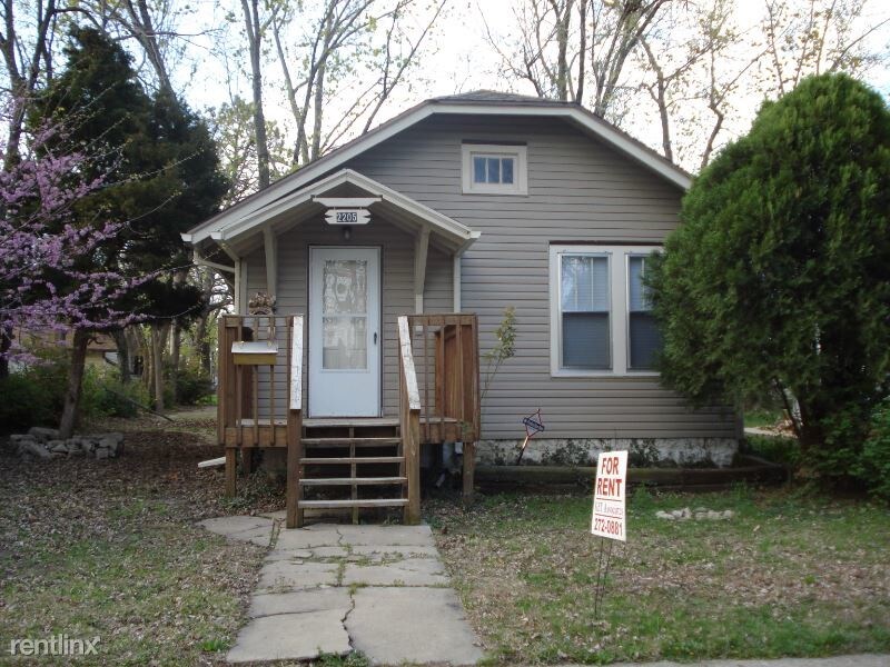 Primary Photo - 1 br, 1 bath House - 2205 SW Kensington Ct