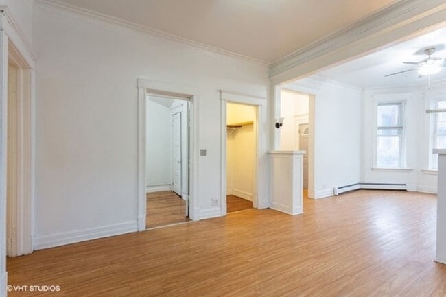 Building Photo - 4411 S Wells St