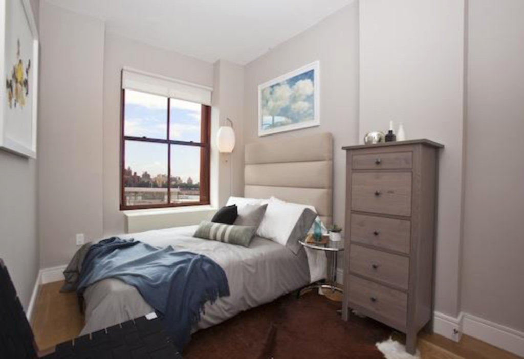 Primary Photo - *NO FEE* NEWLY RENOVATED--A NEW YORKER'S D...