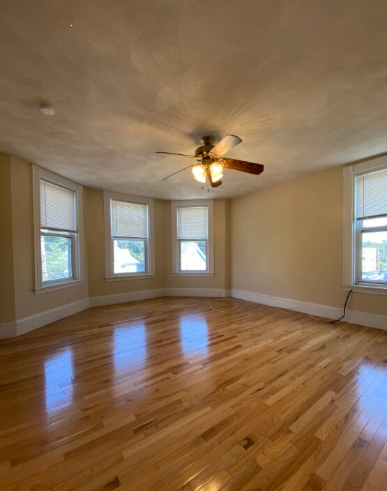 Building Photo - 51 Aldie St