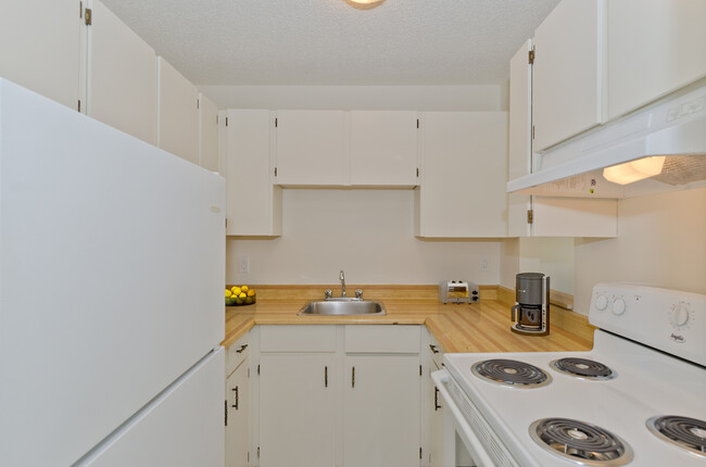 Interior Photo - Pineridge Apartments