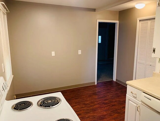 Foto del edificio - 23292 Williams Ave