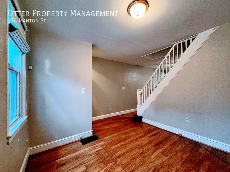 Foto principal - Modern Charm Meets Comfort – Stunning 2BR/...