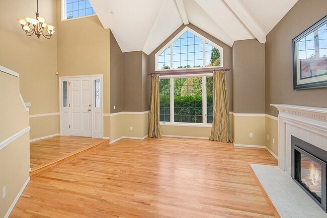 Building Photo - 4bd/2.5ba Newcastle Home