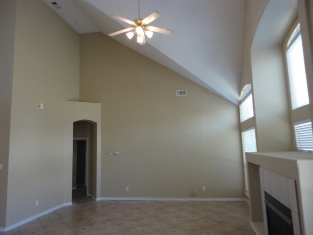 Building Photo - 1617 Buena Vista Drive
