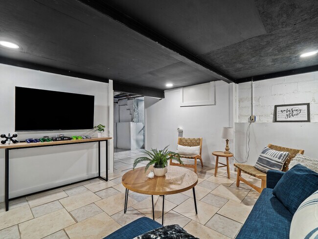 Foto del edificio - 122 Overlook Rd