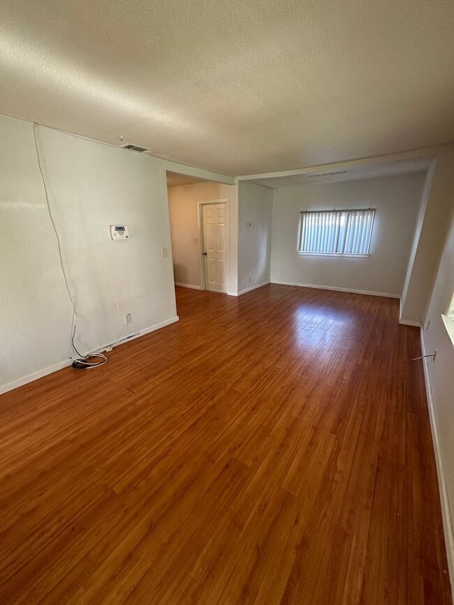 Building Photo - House for Rent – Robla Neighborhood!