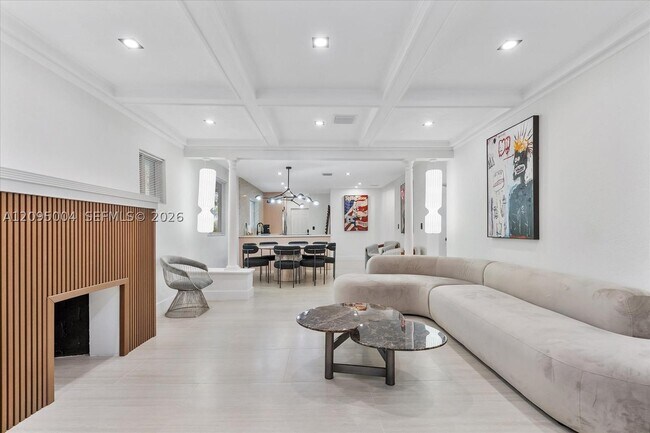Foto del edificio - 117 NE 48th St