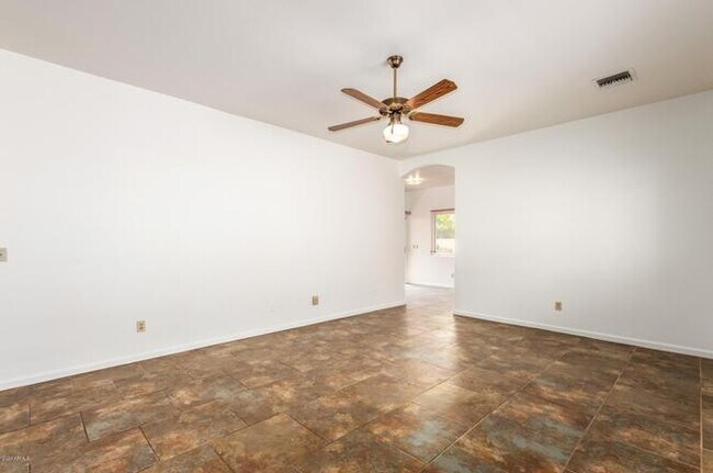 Living Room - 2123 N Sweetwater Dr