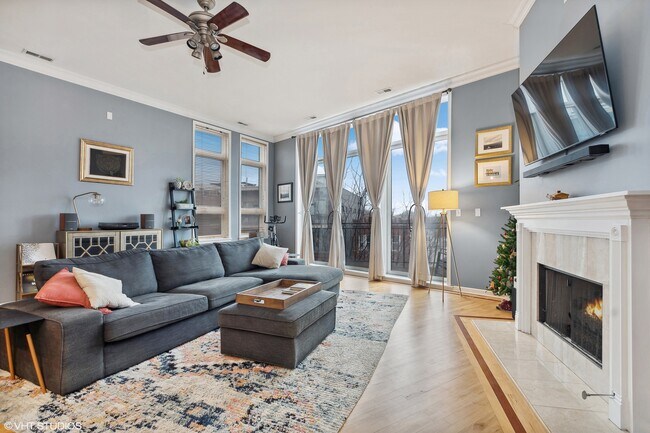 Foto del edificio - 2629 W Chicago Ave