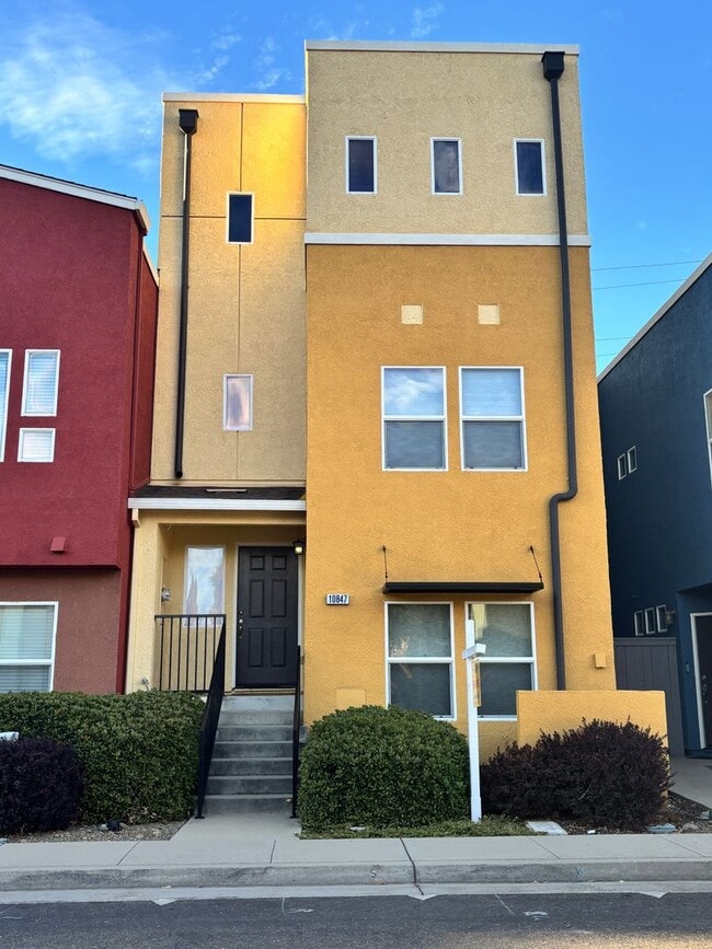 Building Photo - 10847 Wraysbury Way