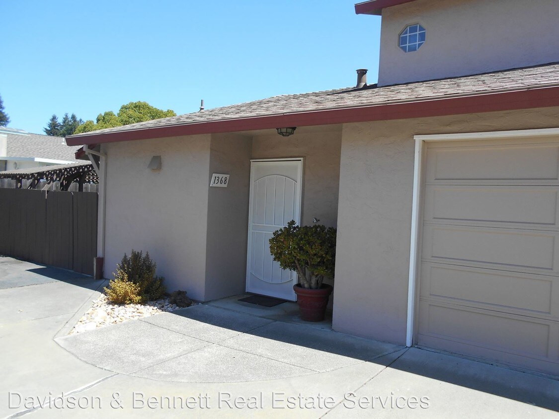 Building Photo - 1356 Trower Ave