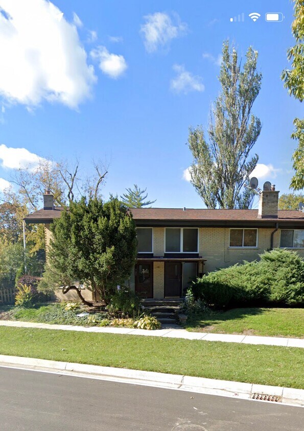 Primary Photo - 725 Hibbard Rd