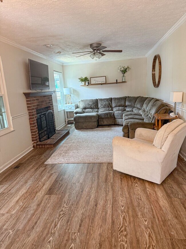 Photo - Spacious 4-Bed, 3.5-Bath Home with Sun Roo...