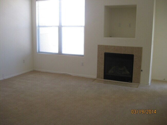 Foto del edificio - 5855 Valley Dr