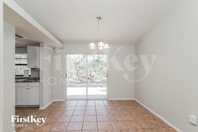 Foto del edificio - 5497 Lady Slipper Ave