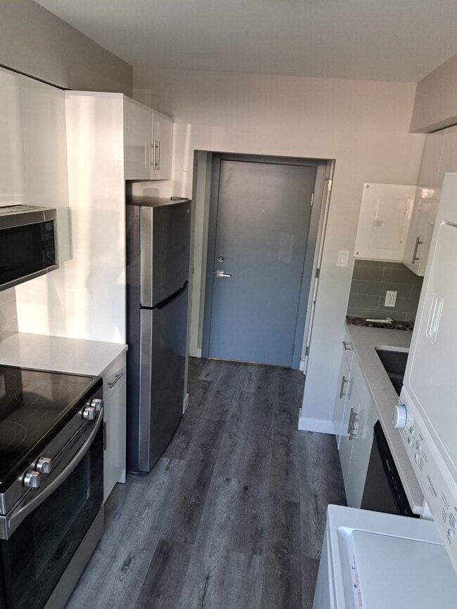 Building Photo - 11110-68 68 Ave NW