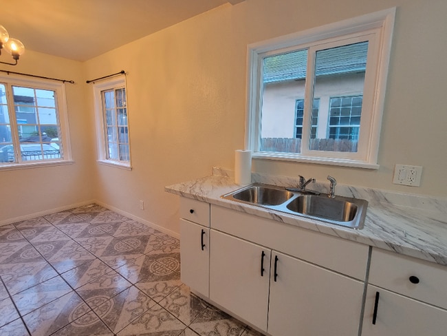 Building Photo - 1881 Harbor Ave