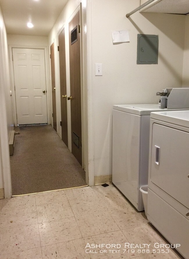 Foto del edificio - 6780 Pahokee Ct, #C