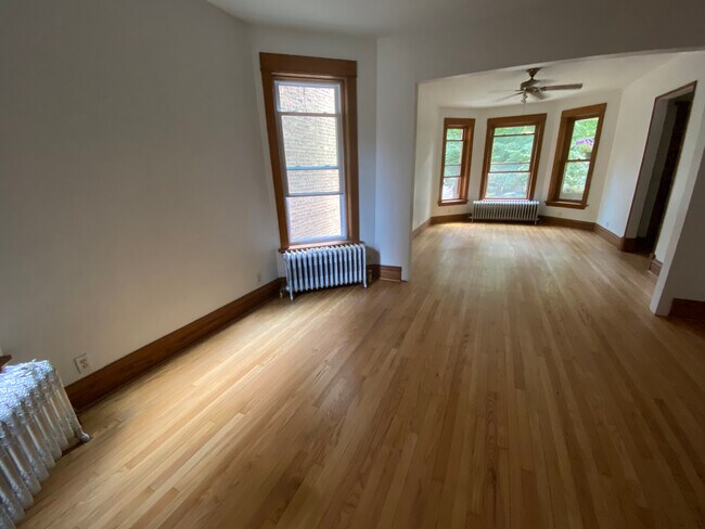 Building Photo - 2222 W Giddings St