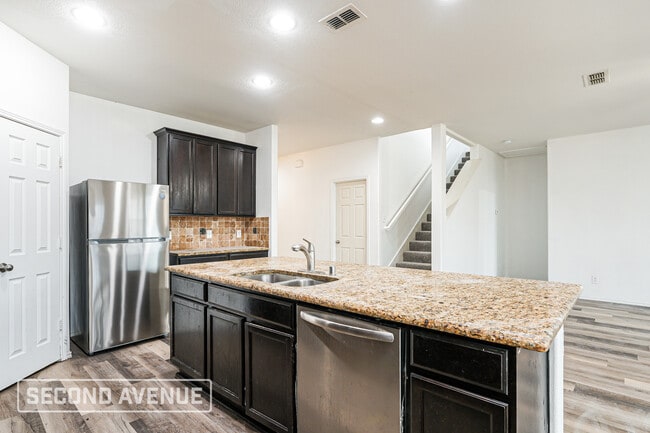 Building Photo - 1420 Abby Creek Dr