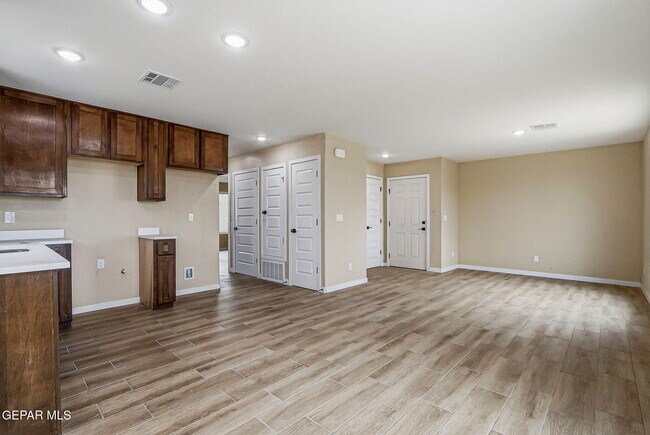Foto del edificio - 6002 Pam McCall Ln